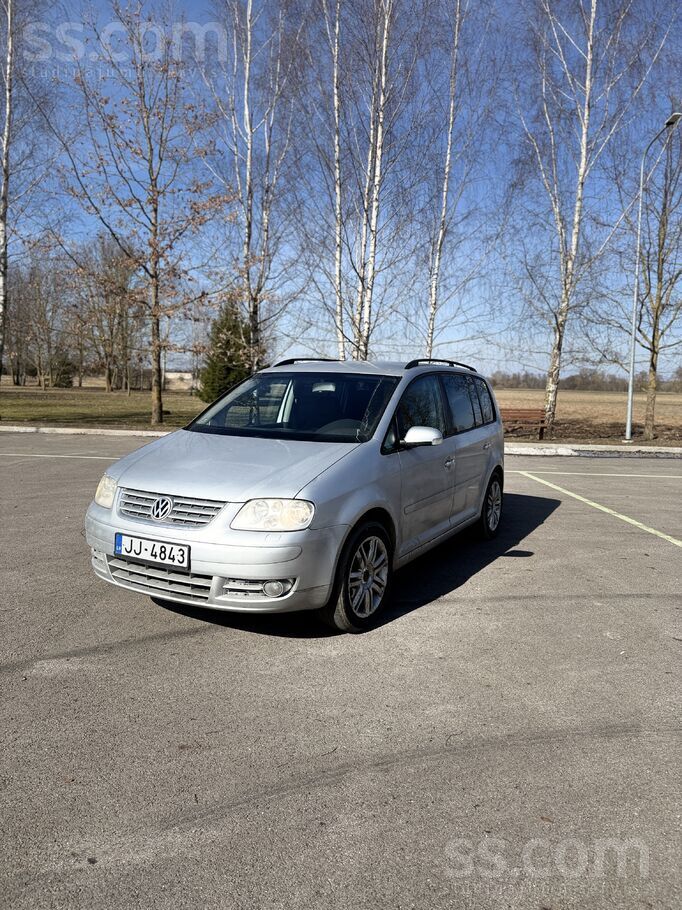 Pārdodu VW touran 2006 gada 2.0d
Auto ir ļoti labā tehniskā un vizuālajā st