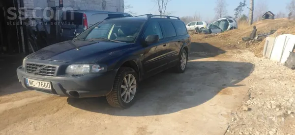 Volvo Pārdodas xc70 2.5T Benzīns/gāze ir vizuāli defekti