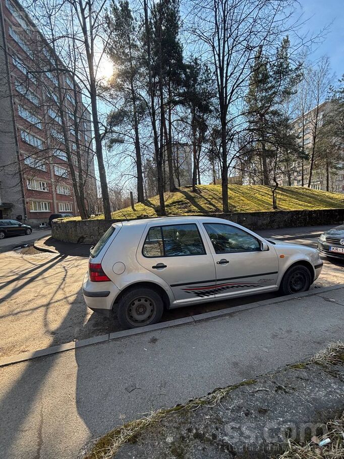 Volkswagen Pārdod 1998.gada vw golf ar 1.4 bendzina dzinēju 5