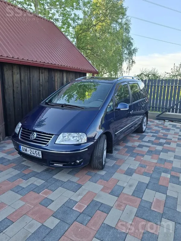 Volkswagen Sveiki, ja meklē labu sharanu, tad izbraukā visu s
