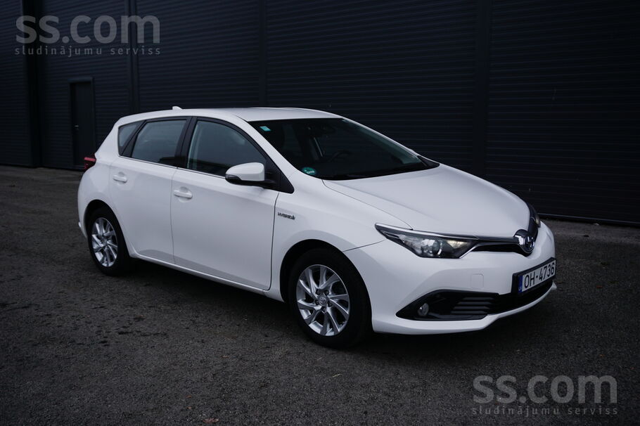 Toyota Автомобиль покупался в Германии в Автосолоне. Обсл
