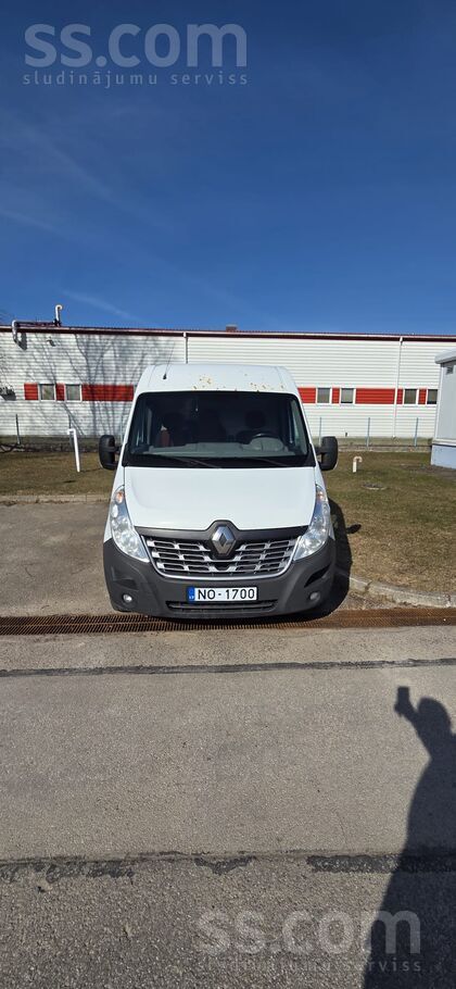 Tiek tirgots sakarīgs buss. viss kam jāstrādā strādā ieskaitot kondicionieri