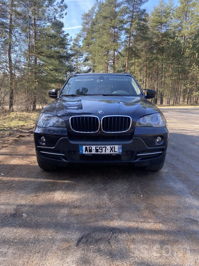 BMW Pārdodu dzīvu x5 e70.Numurs būs jauns. Četrus gadu