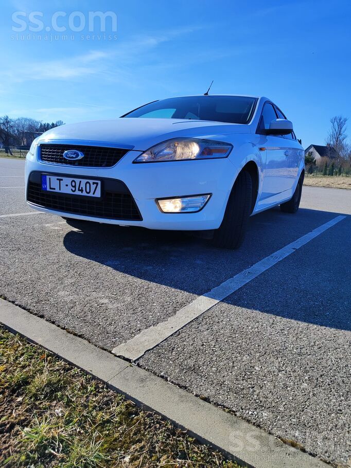 Pārdod skaistu un ekonomisku auto. Auto darba kārtība. Vidējais patēriņš 5,