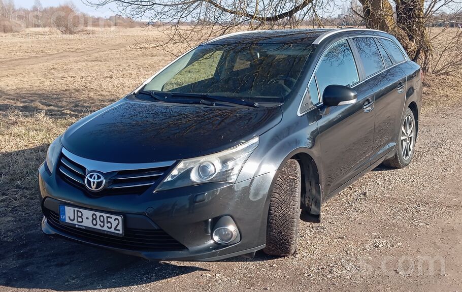 Toyota Toyota Avensis 2012, benzīns, manuālā ātrumkārba, 