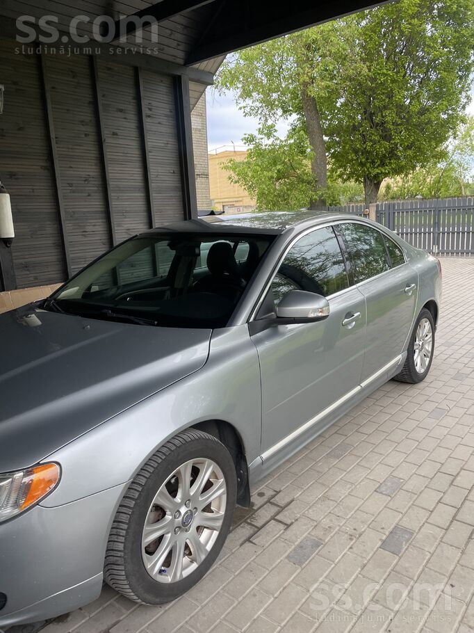 Volvo Labā stāvoklī, braukts gadu, no Somijas, komplektā