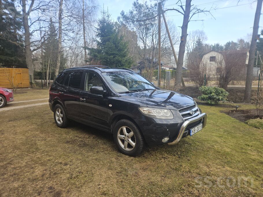 Pārdod Huyndai Santa Fe 2.2 Crdi ar priekšējo piedziņu. Vidējais patēriņš 6.