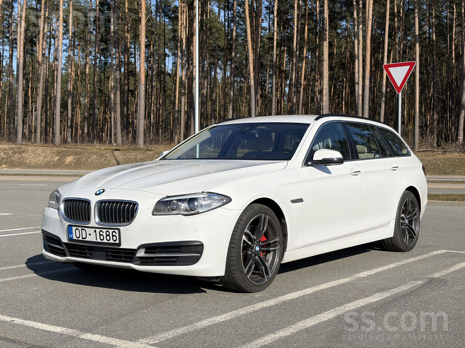 BMW F11 535D, ievests no Vācijas dienvidiem. Ir elektriskais sakabes āķis, a