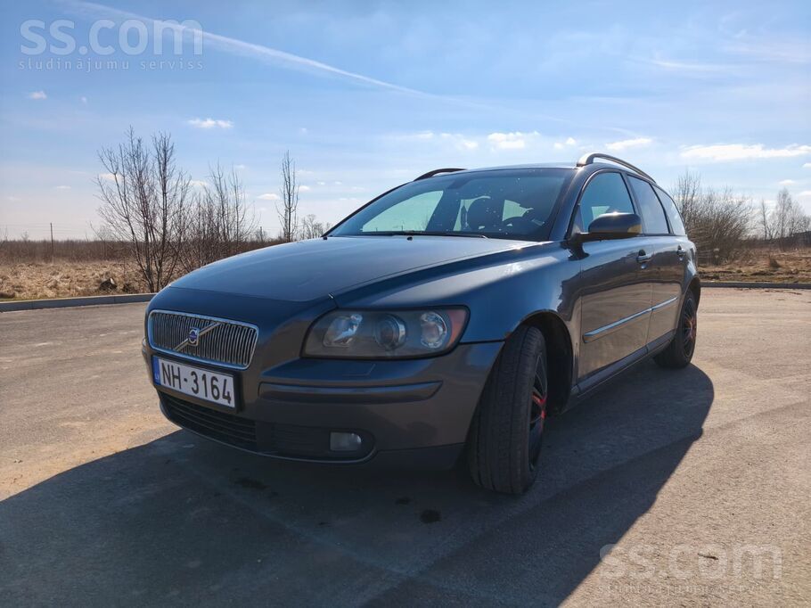 Pārdodu Volvo v50 2.0d.
Ir vizuāli (bildēs redzami) un tehniski (problēmas