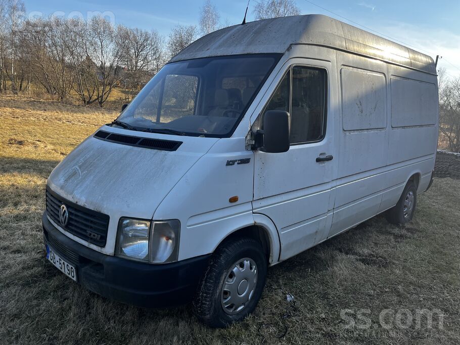 Volkswagen Skaņa dzinējā. Stav kādu laiku. Nepieciešami metin