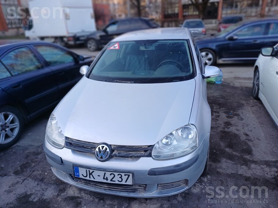 Volkswagen Pārdodu golfiņu kuram pārlūzusi sadales vārpsta. G