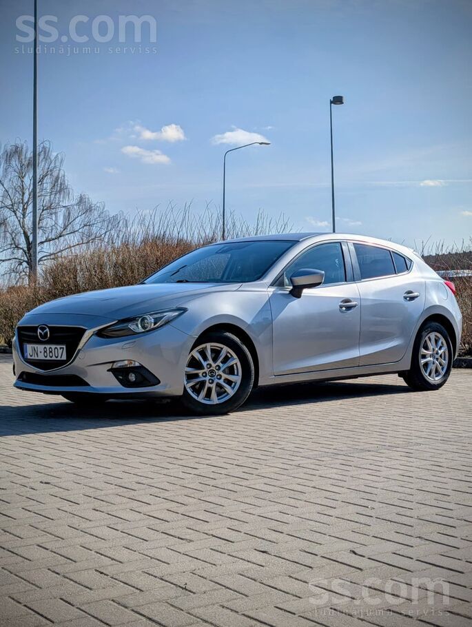 Pārdodu ekonomisku Mazda 3 (2014. gads, benzīns, manuālis) sakarā ar jauna a