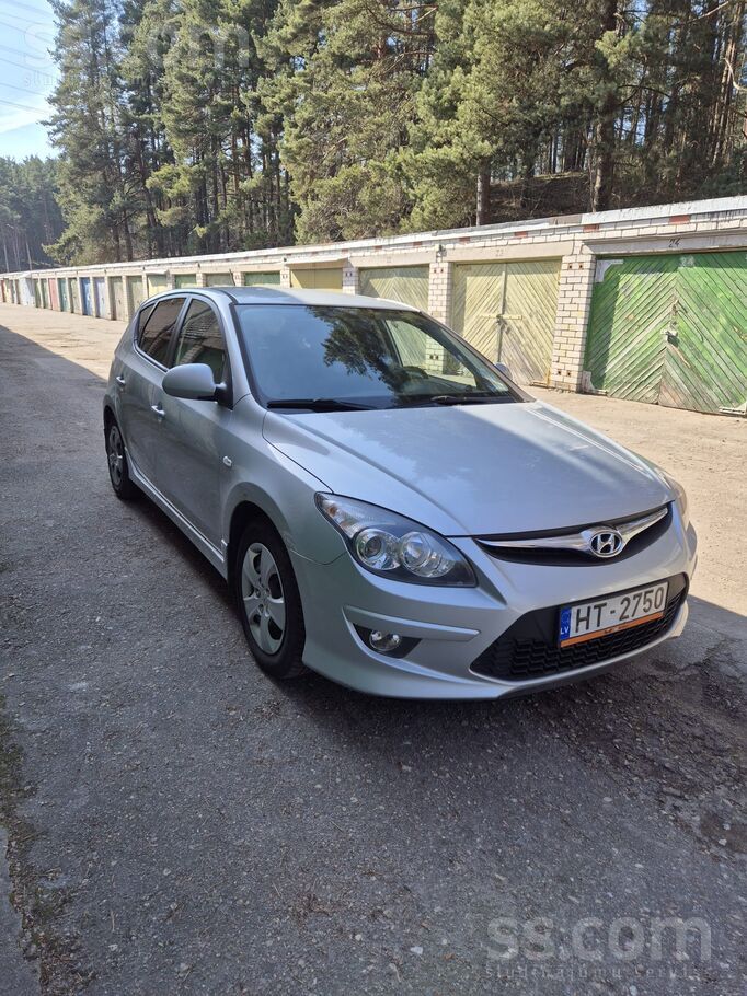 Hyundai I30 1.4 , бензин покупалась новой у официального дилера Skandi Motor