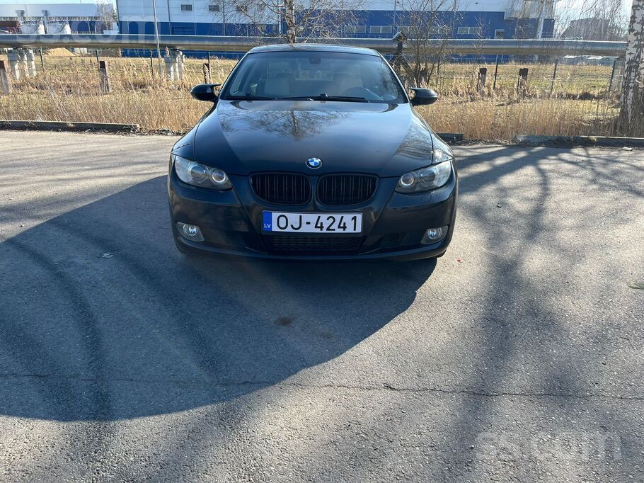 BMW Pārdod BMW 330d ar 3.0 dīzeļdzinēju un automātisko