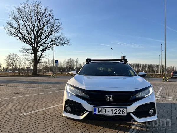 Honda Sveiki, pārdodam savu ģimenes automašīnu.