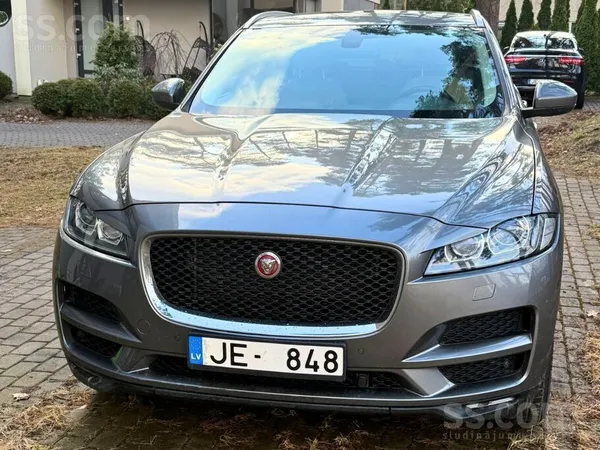 Jaguar Pārdod Jaguar F-Pace (Awd) 2017. gada – stilīgs un