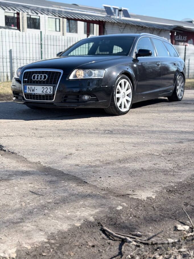 Audi Pārdod koptu automašīnu. 