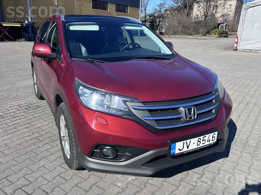 Pārdodu labu Honda Cr-V 2014. gads. 2.2d 110k/w150 z. s, 4x4, manuāls 6 ātru