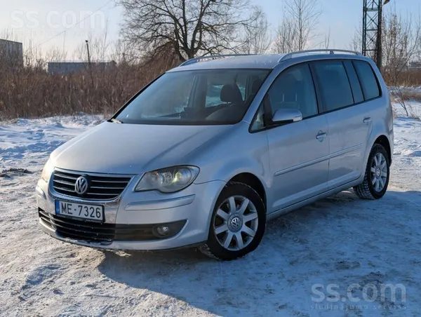 Volkswagen Privātpersona pārdod Volkswagen Touran 2007 gads.