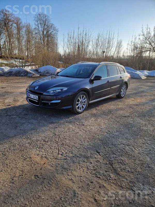 Продаётся семейный авто Renault Laguna 2.0dci 110kw, хорошая комплектация+Си