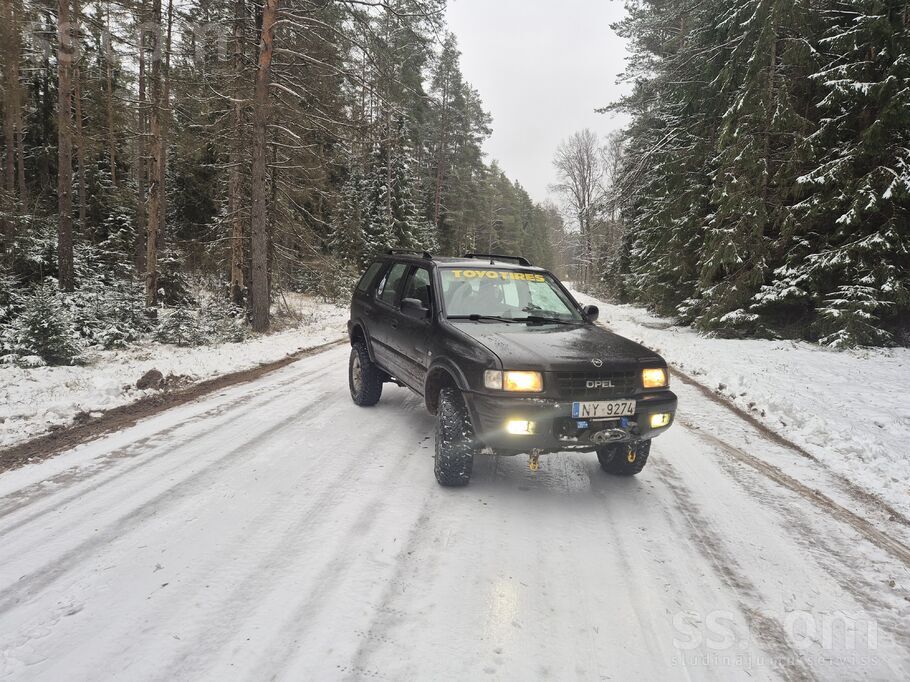 Hf gaisa blokis aizmugures tilta, husar 10 000 vinca ar pulti un vadu, jauna