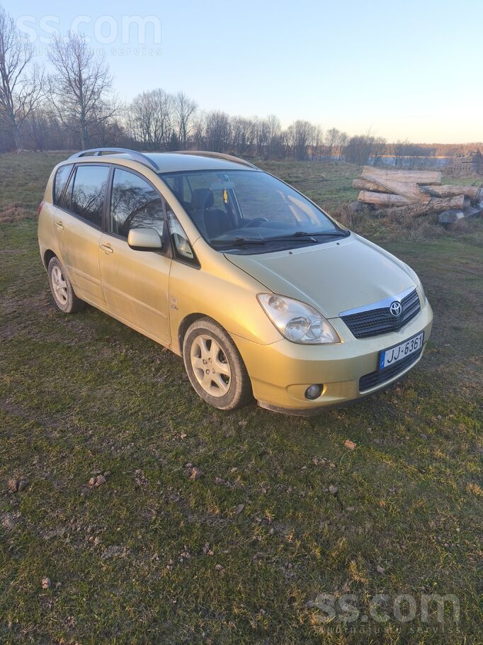 Tirgojas Tojotiņa diezgan labā stāvoklī priekš saviem gadiem. Lielajos mīnus