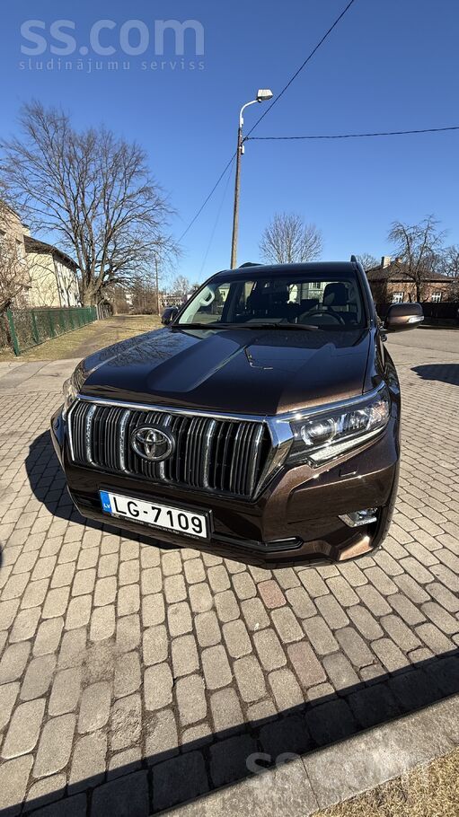 Toyota Land Cruiser, 2.8 Dīzelis 130kW, automāts, 4x4
Automašīna teicamā