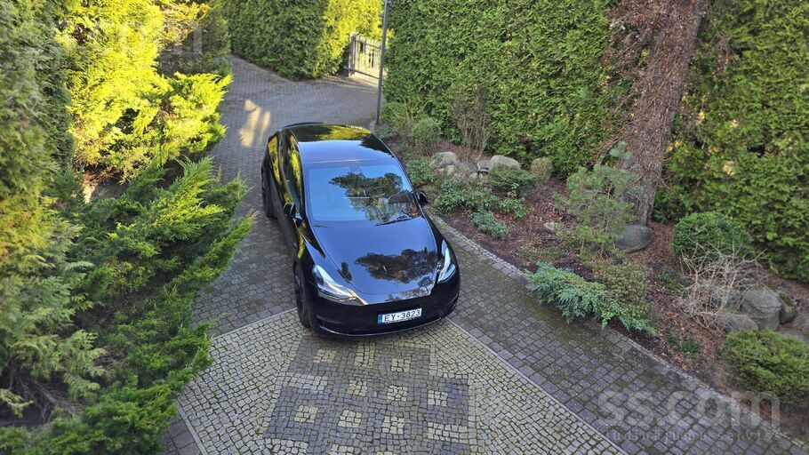 Performance
Pilns autopilots
Premium connectivity
Sikak zvanit