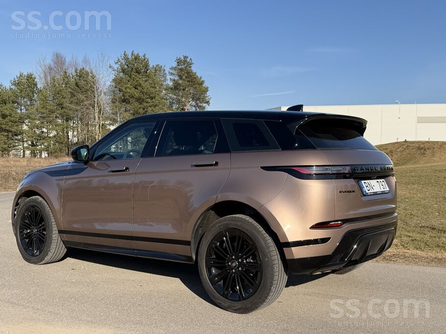 Privātpersona pārdod pilnās komplektācijas aprīkoto eleganto Range Rover Evo