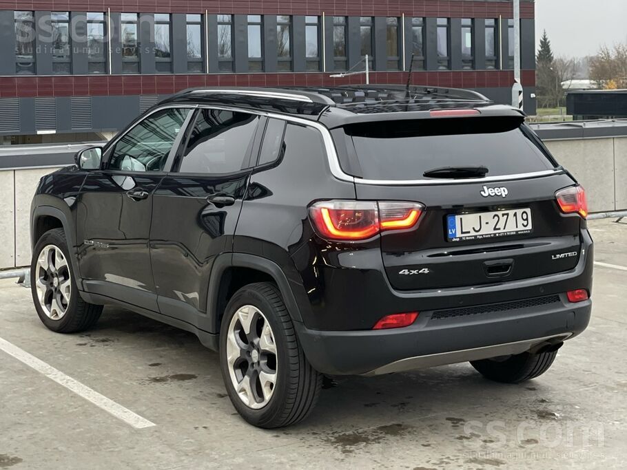 Jeep Compass Limited 4x4
Ideāli kompakts ģimenes auto pilsētas ielām un n