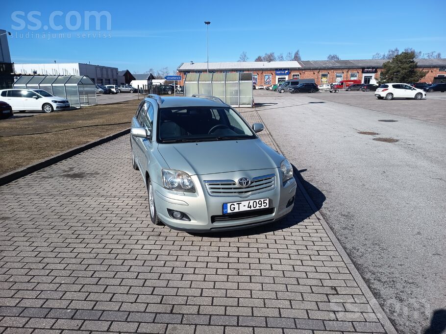 Toyota Автомобиль в хорошем техническом состоянии плюс ко