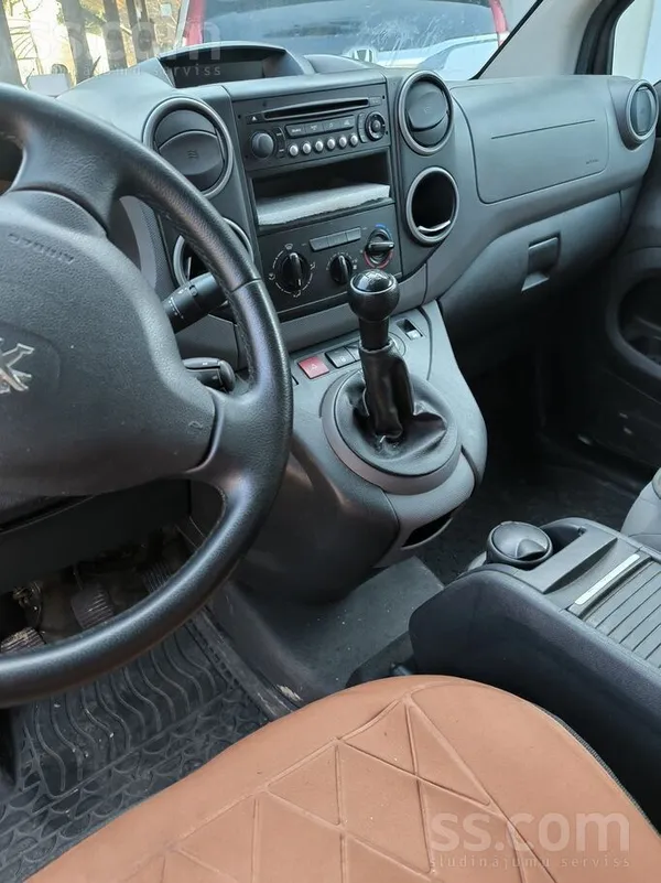 Продаю Peugeot Partner 

Двигатель 1.6 Hdi дизель 73Kw
Пробег: 141000 км