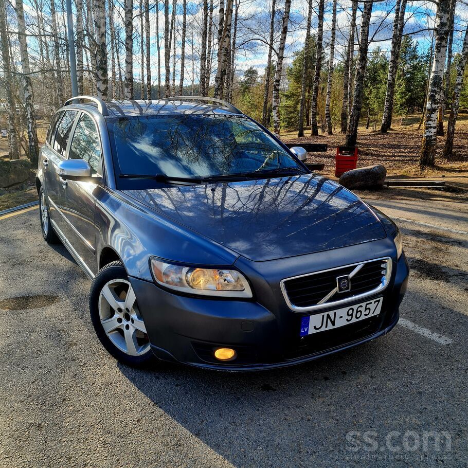 Nesen veikta tehniskā apskate, samaksāts ceļu nodoklis par 2026. gadu. 
Ļot