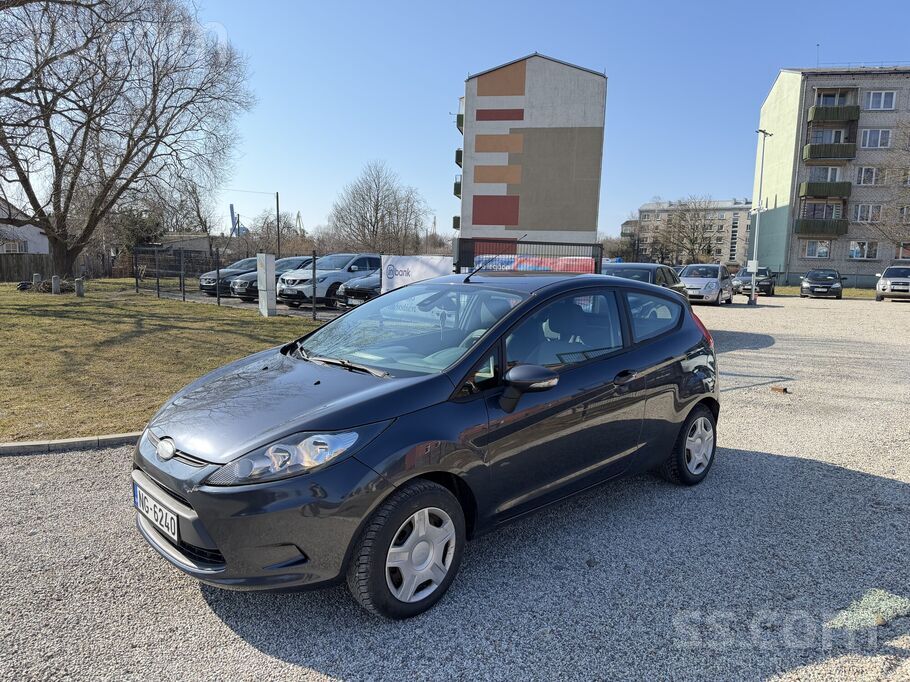 Ford Fiesta 2009.g. 1.6 (66kw) dīzeļa dzinējs ar manuālo ātrumkārbu. 

Aut