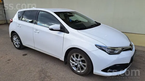 Toyota Pārdodu labu auto Toyota Auris 1.6 D4-D, 82 kw. La