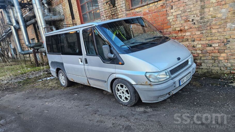 Pārdodu busiņu. Bīdāmās durvis abās pusēs. Vinjete nav vajadzīga. Patreiz re