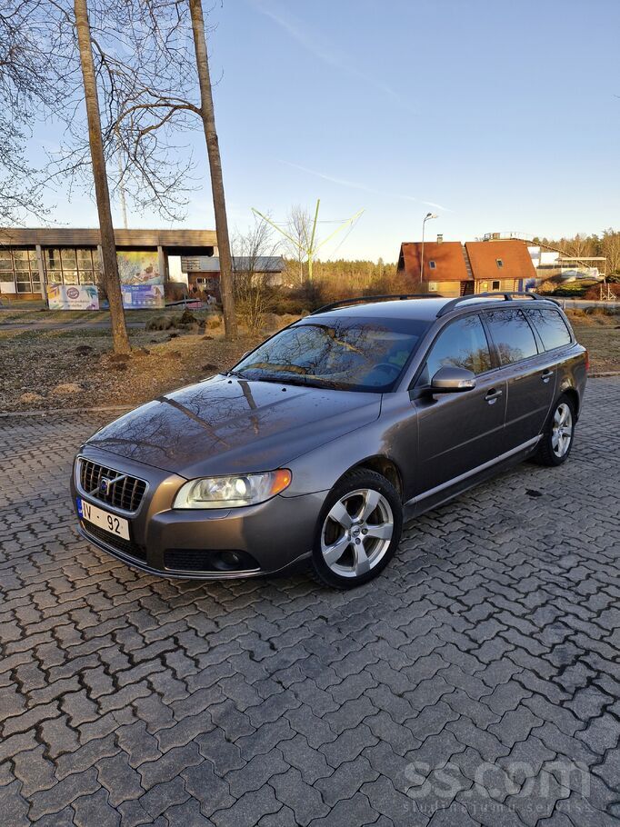 Volvo Pārdod koptu volvo v70, jauna TA. 