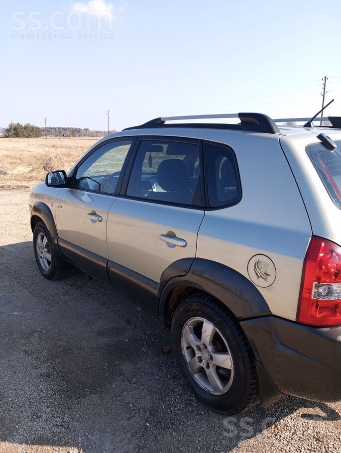 Pārdodas darba autiņš ar visādām problēmiņām, 4x4 darbojas ideāli, iet caur