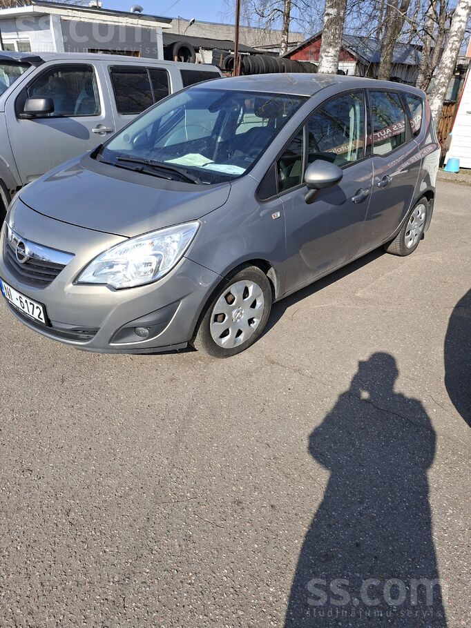 Машина в хорошем состоянии, тех. осмотр до марта 2027 года. Звонить с 9.00 д