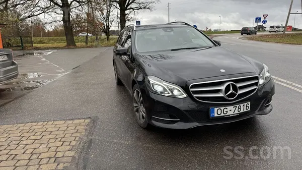 Mercedes Машина в хорошем состоянии .Хорошая комплектация A