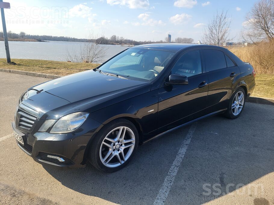 Продам Mercedes E250 150kw в хорошем визуальном и техническом состояние. 
Т