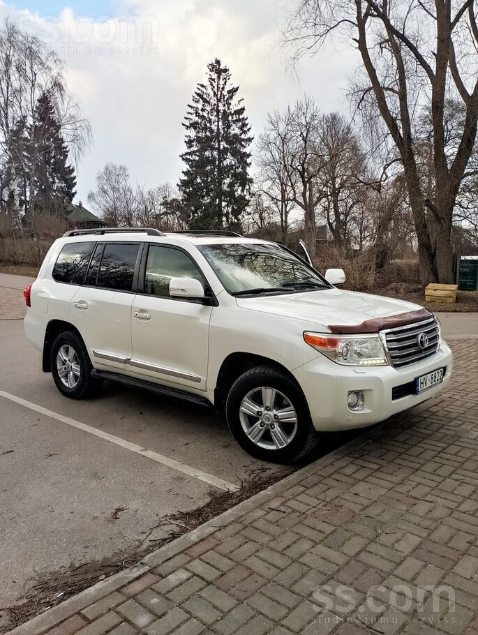 Toyota Pirkta jauna Latvijā. Viens saimnieks. Nobraukums 