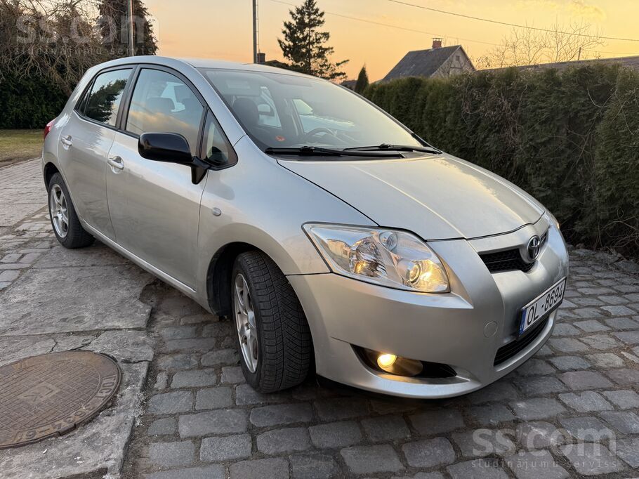 Toyota Pārdodam ģimenes auto, ar svaigu Ta. Pārsošanas ie