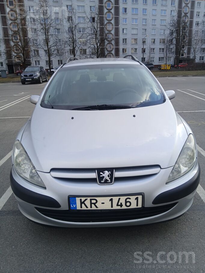 Продам Peugeot в хорошем состоянии. Машина у меня уже шесть лет. Салон в при