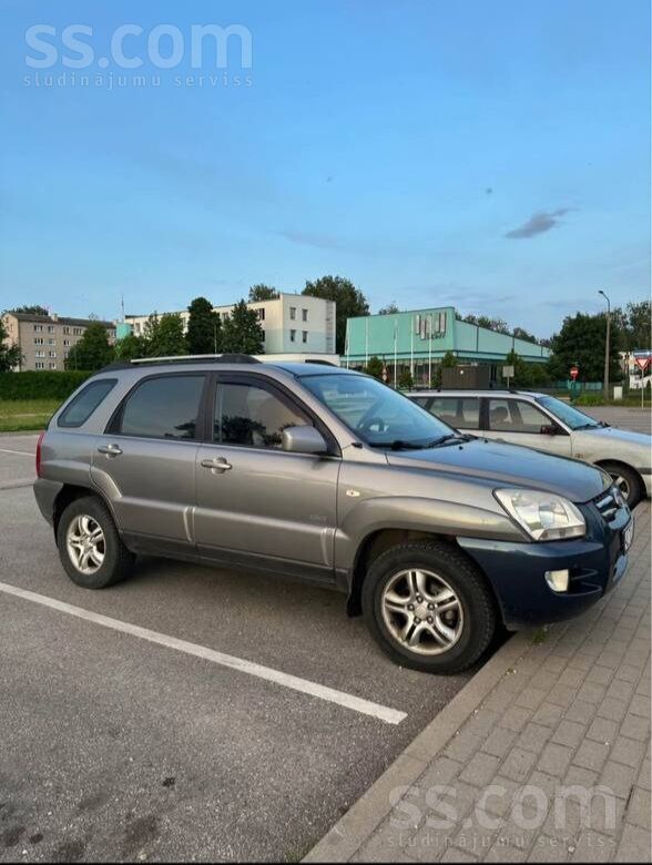 KIA Машина в хорошем состоянии, за машиной следили. Эк