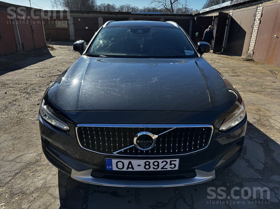 Volvo Privātpersona pārdod Volvo V90 Cross Country 2.0D 