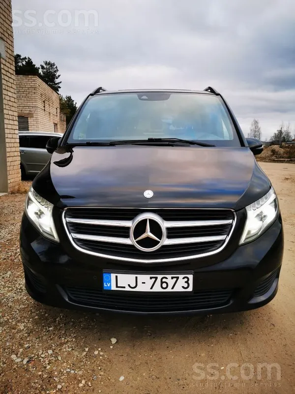 Mercedes Saimnieks pārdod Mercedes - Benz V250 D Avantgarde