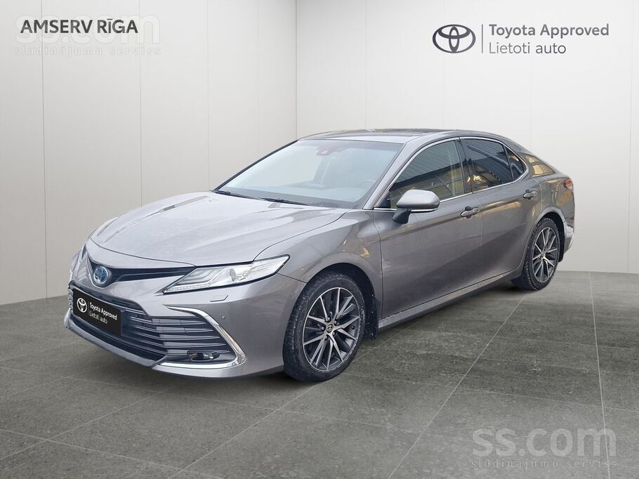 Toyota Camry, Executive komplektācija.
2.5 hybrid ar kopējo jaudu (160kw/2