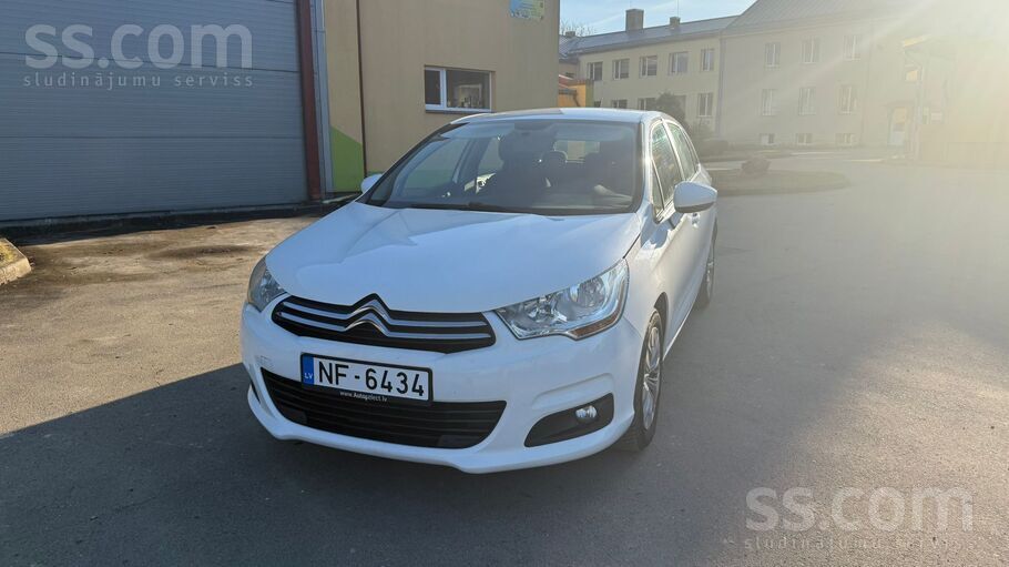 Pārdod kompaktu ikdienas auto ar svaigi izietu tehnisko apskati. Auto ekonom