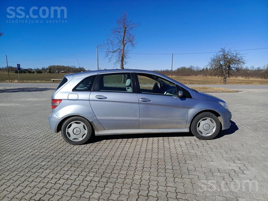 Mercedes Benz B180, 2.0 dīzelis, 80kw, 2007, Visa kreisā puse ir bojāta. aut